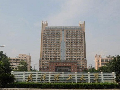 武汉理工大学大一男生坠亡