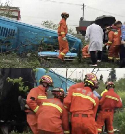 安徽49人客车翻车