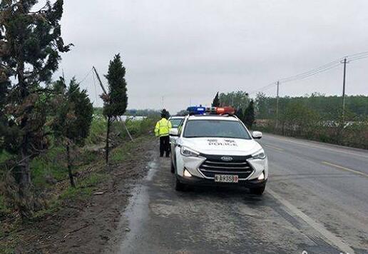 安徽49人客车翻车