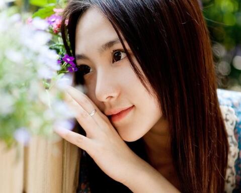 老师把我带去了她房间