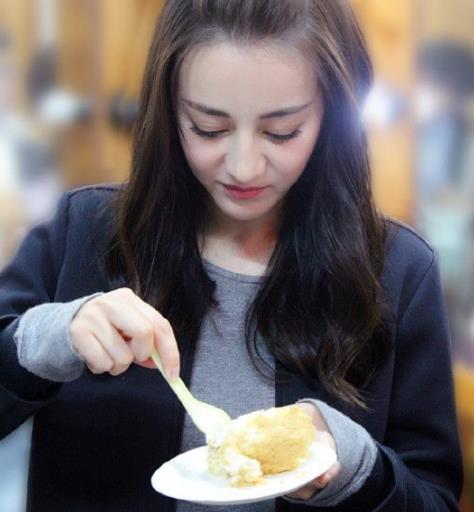 迪丽热巴为什么吃不胖