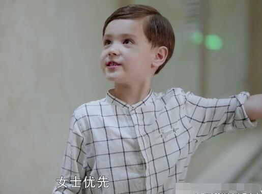 夜空中最闪亮的星外国小男孩是谁
