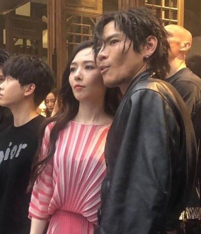 向佐郭碧婷怎么认识的