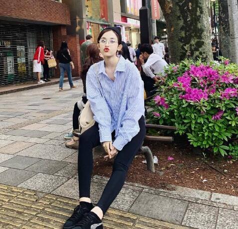 娜扎日本旅行三套服装造型