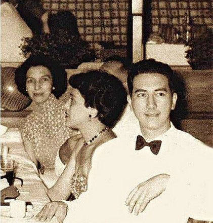 何鸿燊的原配夫人是谁