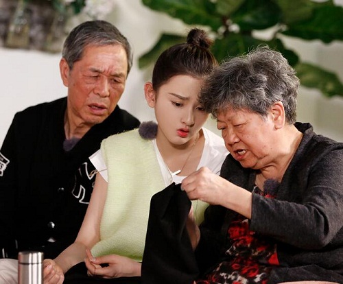 忘不了餐厅宋祖儿背心是什么牌子的