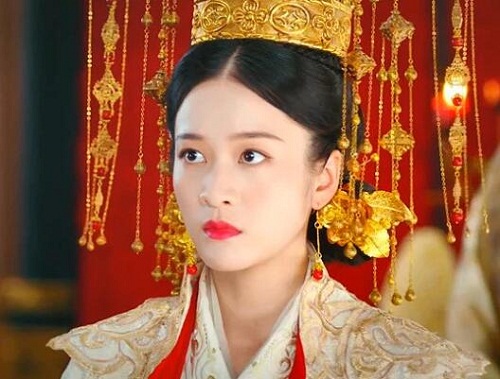 白发容乐真实身份是谁的女儿