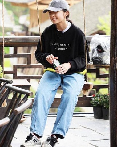 向往的生活张子枫私服穿搭