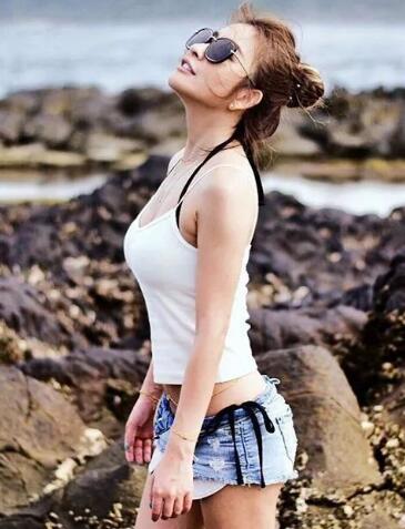 女生夏日私服清爽穿搭技巧