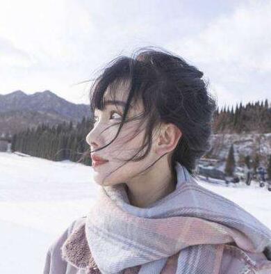 我和女邻居电梯里搞