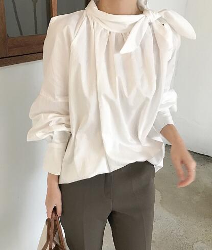 女生领子飘带的系法