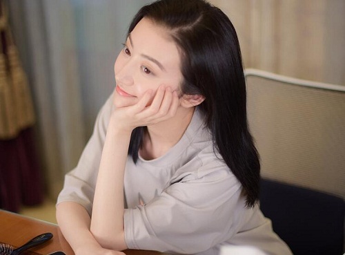 景甜梳妆照同款T恤
