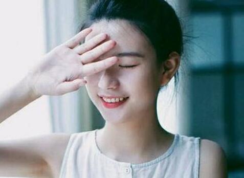男生闻女生头发暗示什么