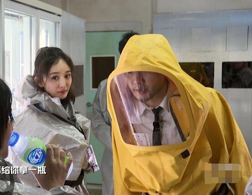 密室大逃脱毒人长官扮演者