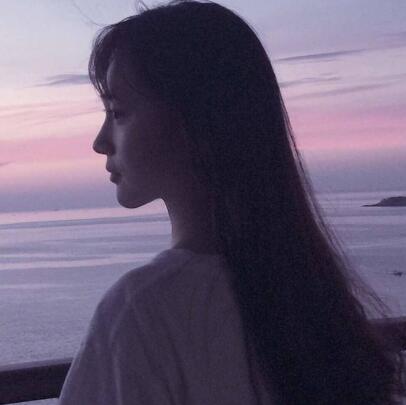 我和美女邻居在楼道里