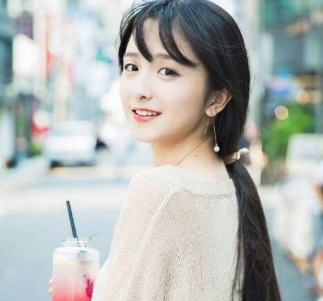 口述我与美女在宿舍性事
