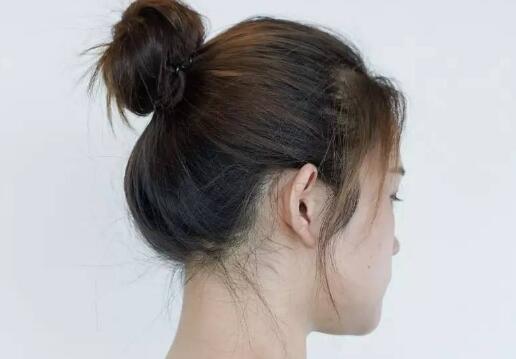 头发碎发多怎么扎头发