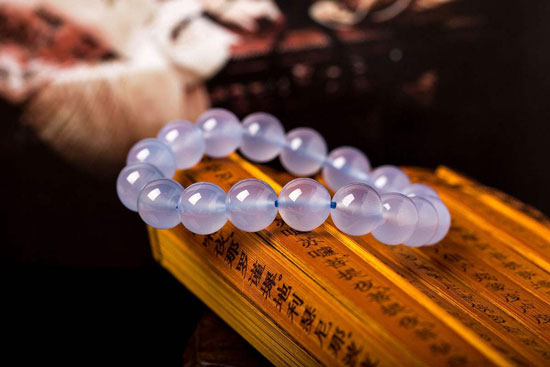 水晶手串的功效与禁忌