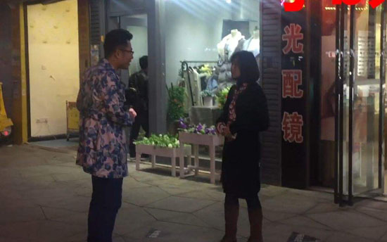 拒加微信遭暴打
