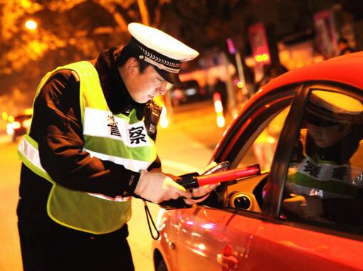 广西交警涉嫌酒驾
