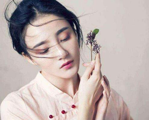 女人回你信息很慢说明什么