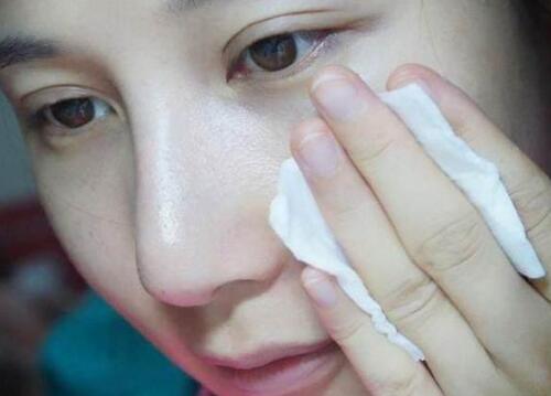 纯露和爽肤水使用顺序