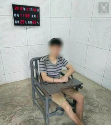在家被偷拍三年