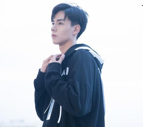 亲爱的热爱的吴白喜欢谁