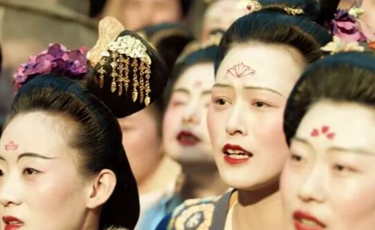 长安十二时辰唐朝女子妆容特点