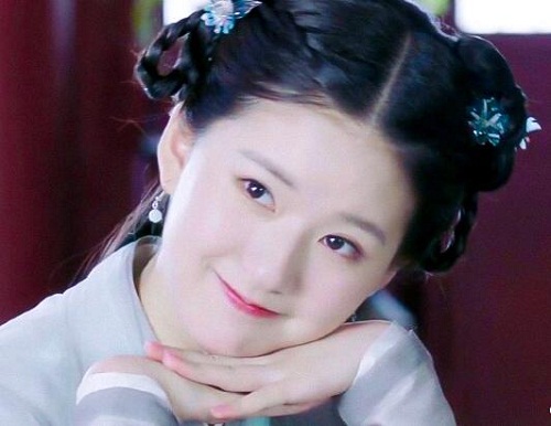 上官秋月和花小蕾什么关系