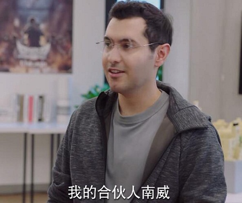 亲爱的热爱的南威扮演者是华波波吗