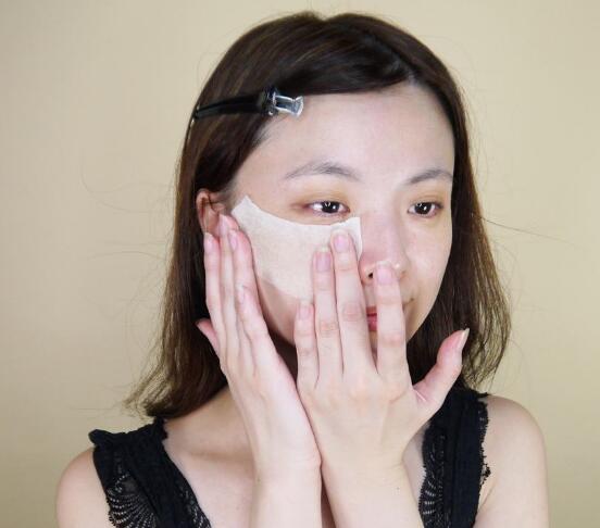 爽肤水湿敷后要洗脸吗
