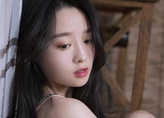 漂亮的女邻居深藏不露