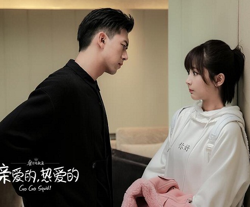 亲爱的热爱的李现开的什么车