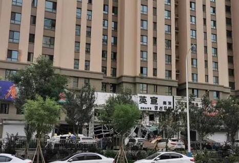 秦皇岛一商铺爆炸