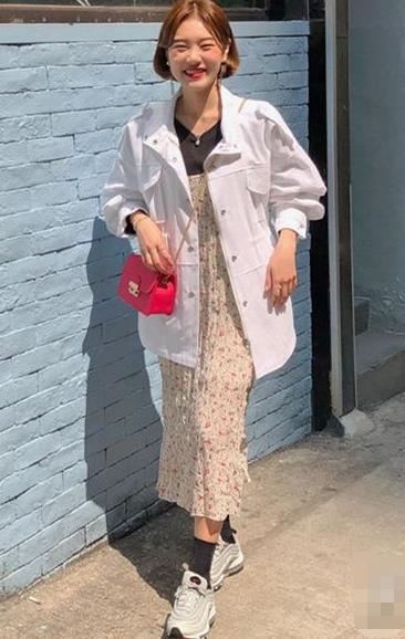 皮肤黄穿什么颜色显白