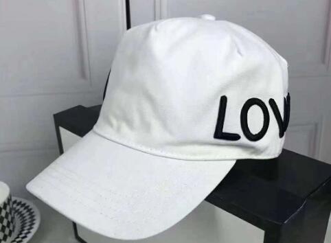 白色棒球帽搭配禁忌