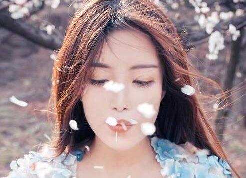 前女友给你机会的表现
