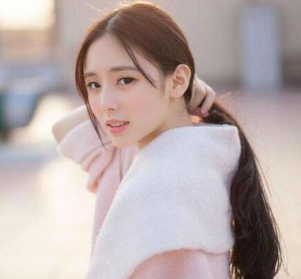 男生炫耀有女生喜欢他说明什么