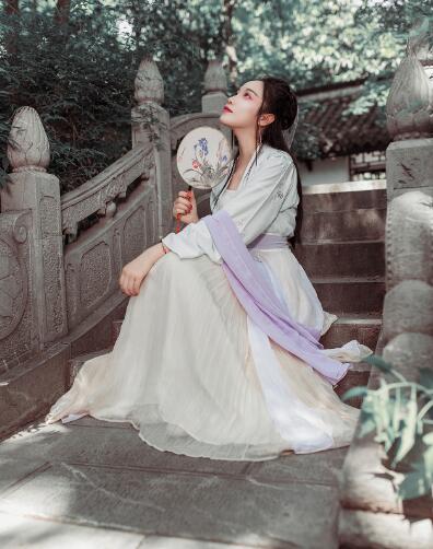 女式汉服腰带系法