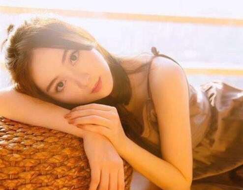 趁室友上班偷上他女友