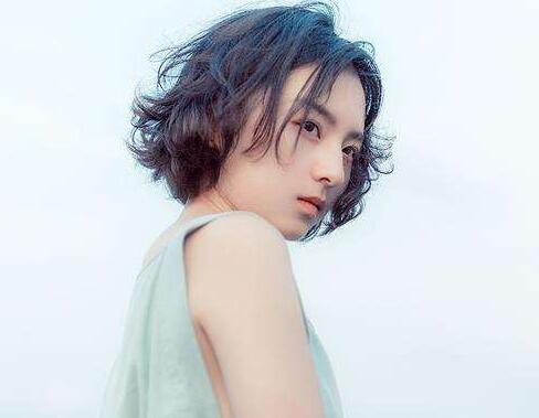 趁室友上班偷上他女友