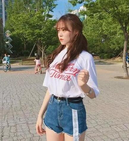女初中学生时尚穿搭