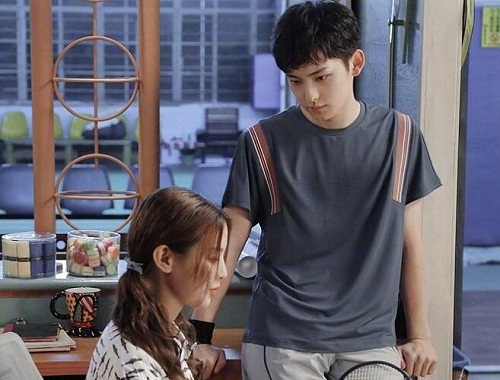 极限17小娜喜欢子豪还是平安