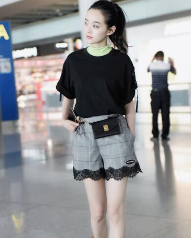 何泓姗私服穿搭造型盘点