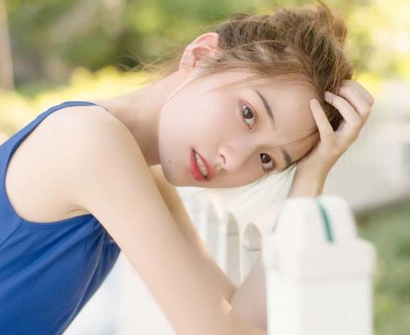攀上女院长