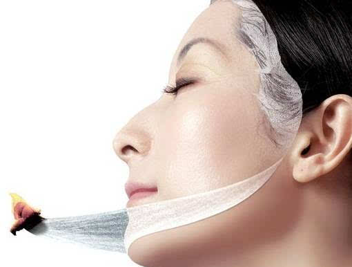 面膜敷完冒白头的原因
