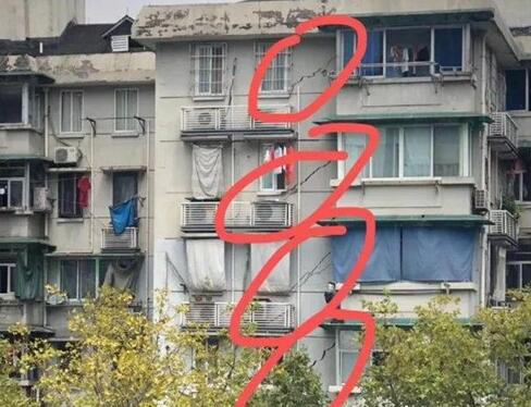 杭州地面坍塌原因