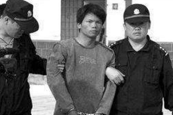 马加爵宿舍如何被发现