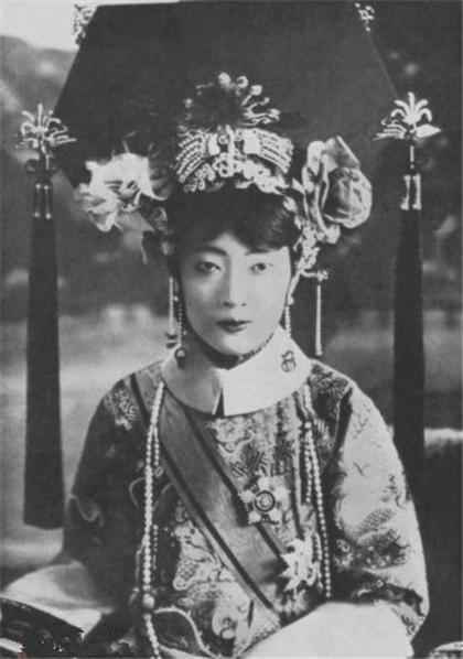 末代皇后婉容怎么疯的